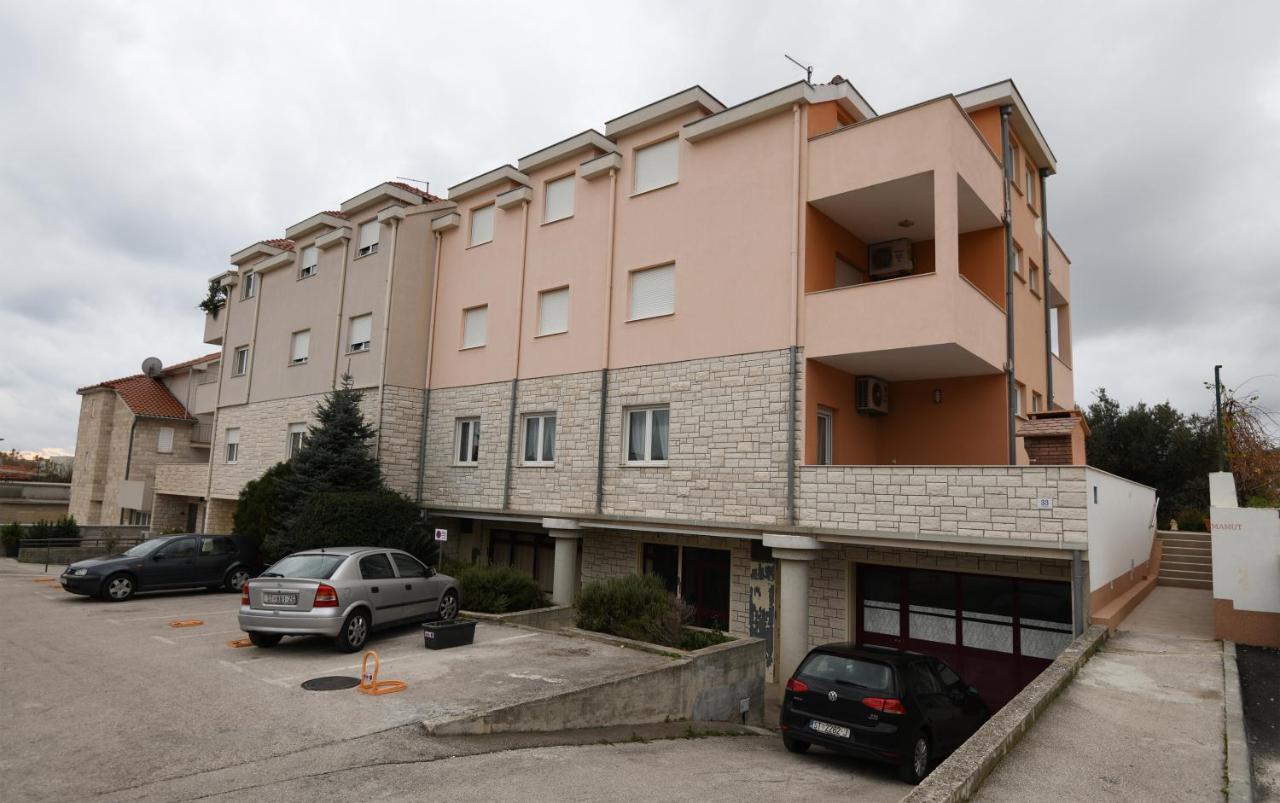 Apartments Mamut Trogir Exterior photo