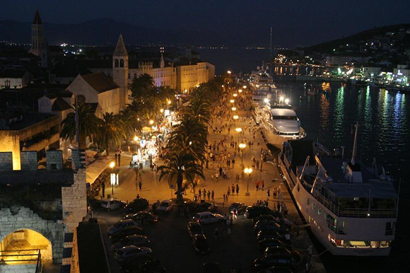 Apartments Mamut Trogir Exterior photo